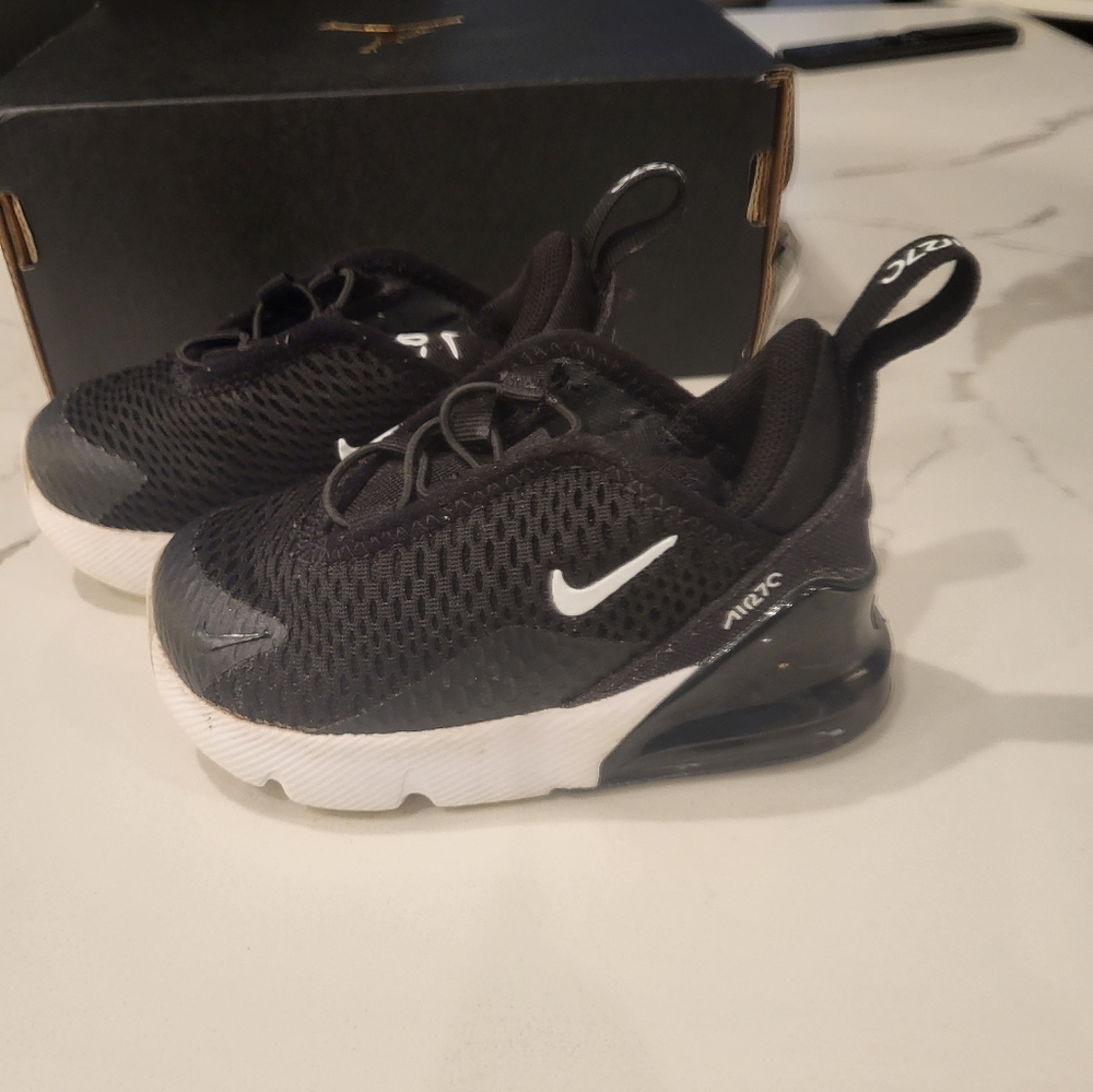 Nike Air70 boys shoes size 5C